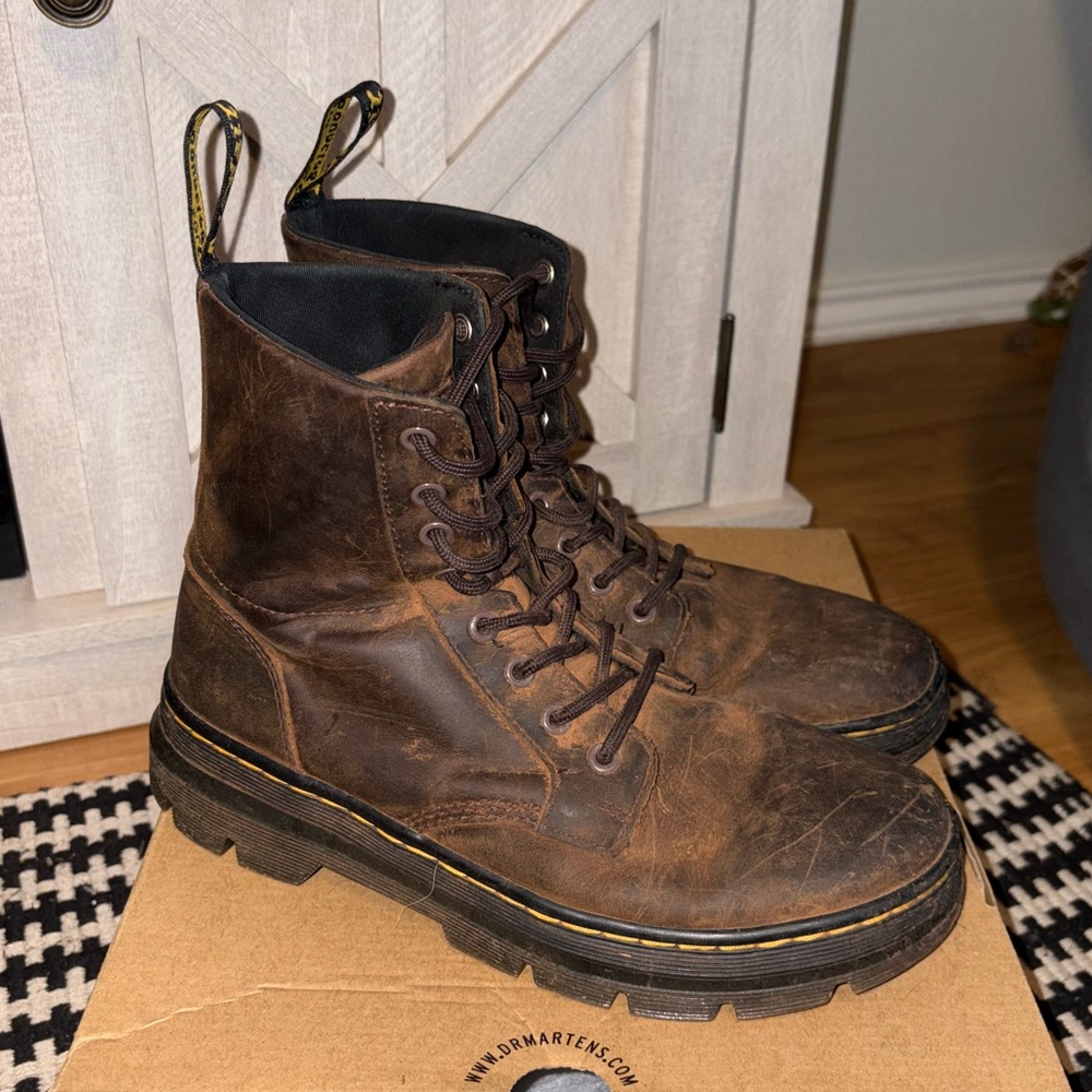 DR. MARTENS COMBS CRAZY HORSE LEATHER CASUAL BOOTS